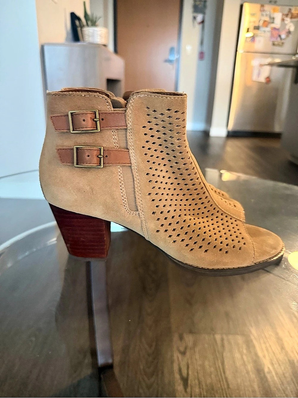Vionic Perforated Open-Toe Booties Brown size 41